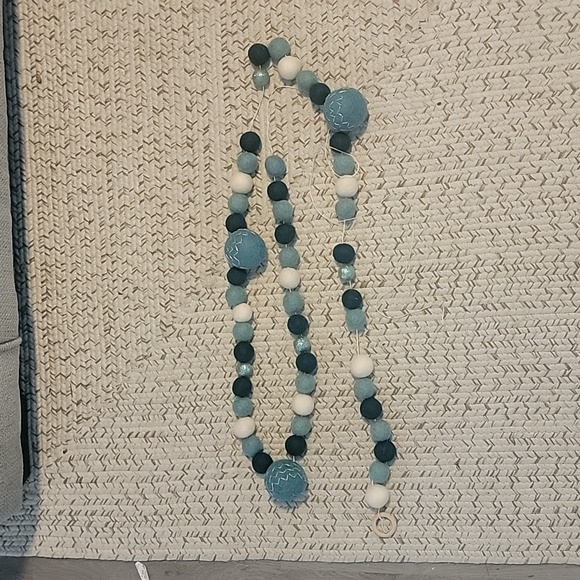 Felt Ball Blue and Cream Garland - Picture 1 of 3